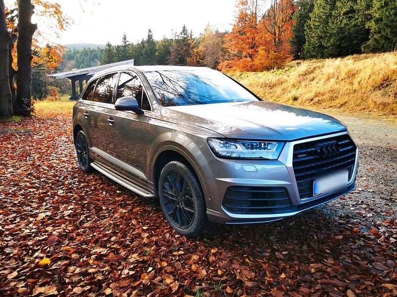 Gebraucht Audi Q7 Comfort 333 PS (244 kW) 2018 Grau SUV