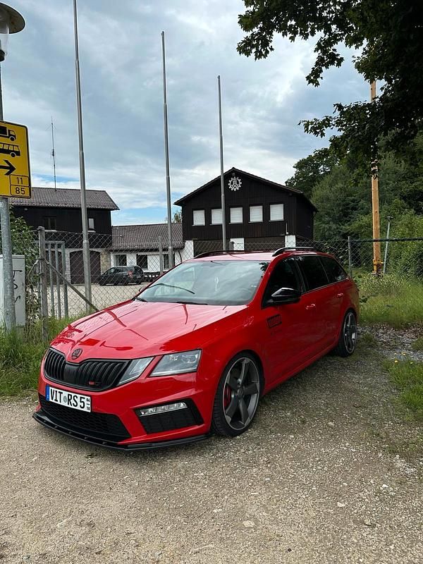 Rot Gebraucht 2017 Skoda Octavia RS Kombi | 24.999 € - Bild 1/4