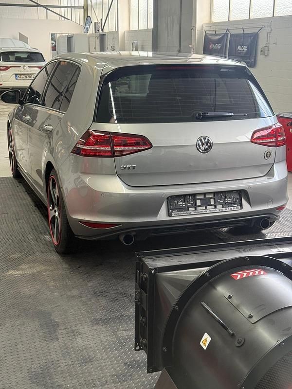 Second-hand VW Golf VII GTI 220 CP (161 kW) 2015 Gri Berlinǎ