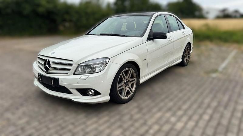 Weiß Gebraucht 2010 Mercedes C180 Avantgarde Limousine | 4.990 € (Superpreis) - Bild 1/4