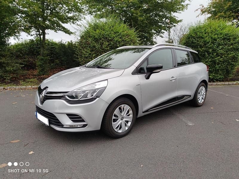 Grau Gebraucht 2019 Renault Clio GrandTour LIMITED Kombi | 8.500 € (Fairer Preis) - Bild 1/4