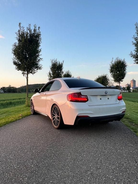 Weiß Gebraucht 2016 BMW 228 M Sport Coupé | 18.000 € (Guter Preis) - Bild 1/4