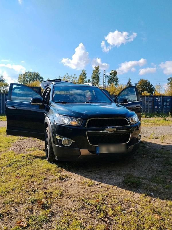 Schwarz Gebraucht 2012 Chevrolet Captiva LT SUV | 5.700 € (Superpreis) - Bild 1/4