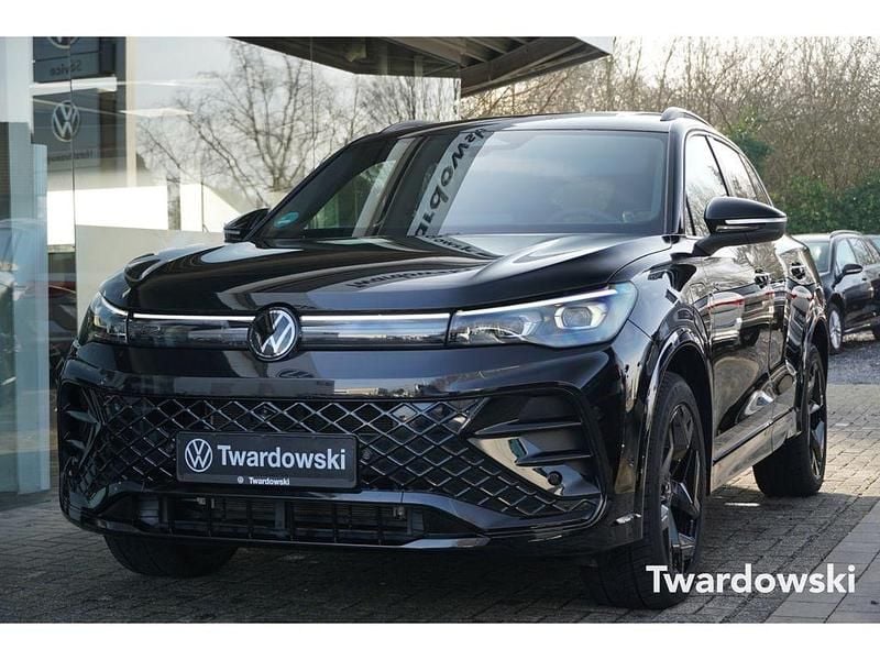 Gebraucht VW Tiguan R-line 272 PS (200 kW) 2025 Grenadillschwarz metallic SUV