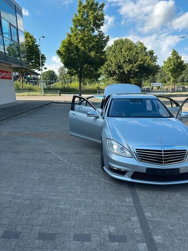 Silber Gebraucht 2011 Mercedes S63 AMG AMG Limousine | 27.000 € (Superpreis) - Bild 1/4