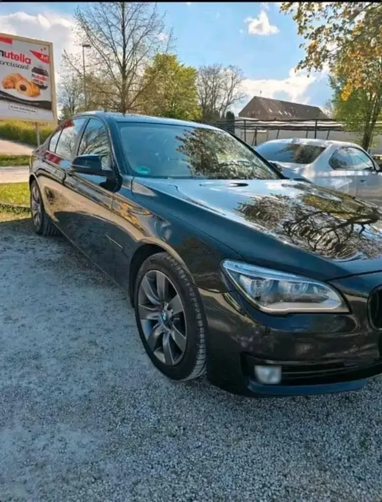 Gebraucht BMW 750 381 PS (280 kW) 2012 Schwarz Limousine