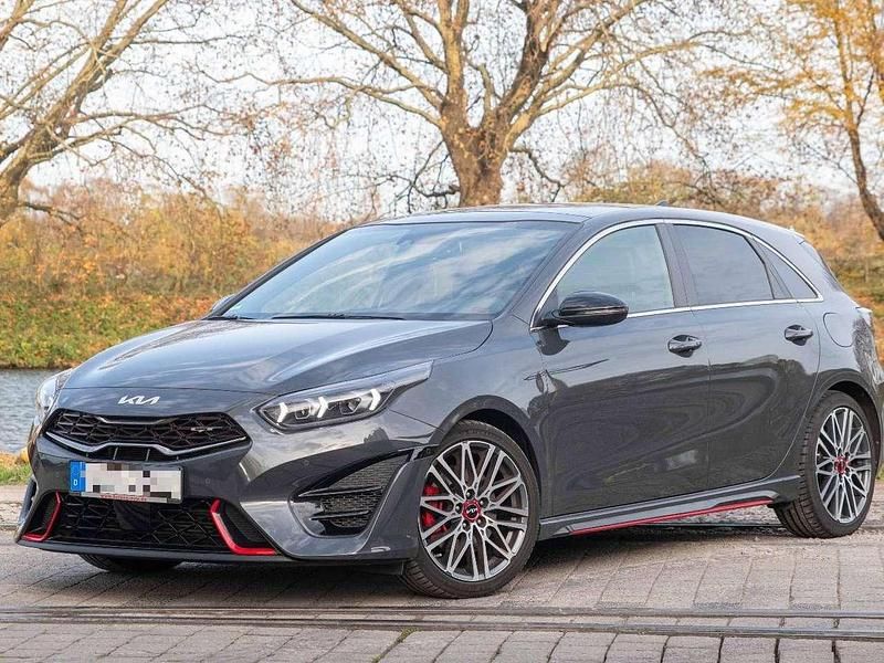 Grau Gebraucht 2022 Kia Ceed GT Limousine | 23.500 € (Guter Preis) - Bild 1/4