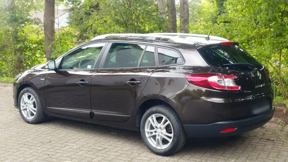 Gebraucht Renault Mégane GrandTour LIMITED 110 PS (80 kW) 2015 Braun Kombi