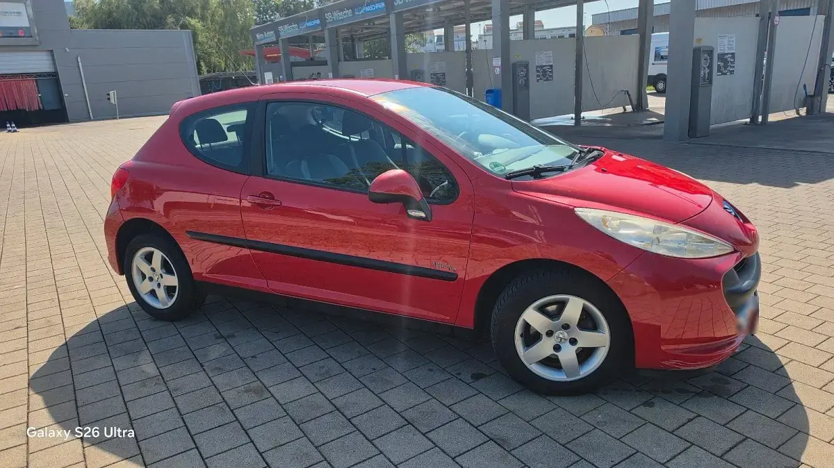 Gebraucht Peugeot 207 73 PS (53 kW) 2009 Rot Limousine