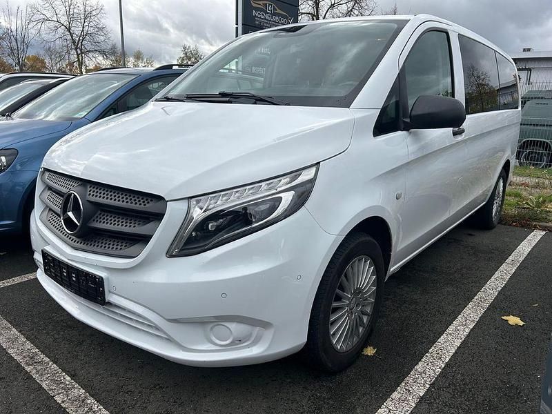 Weiß Gebraucht 2017 Mercedes Vito Van / Kleinbus | 26.900 € (Fairer Preis) - Bild 1/4