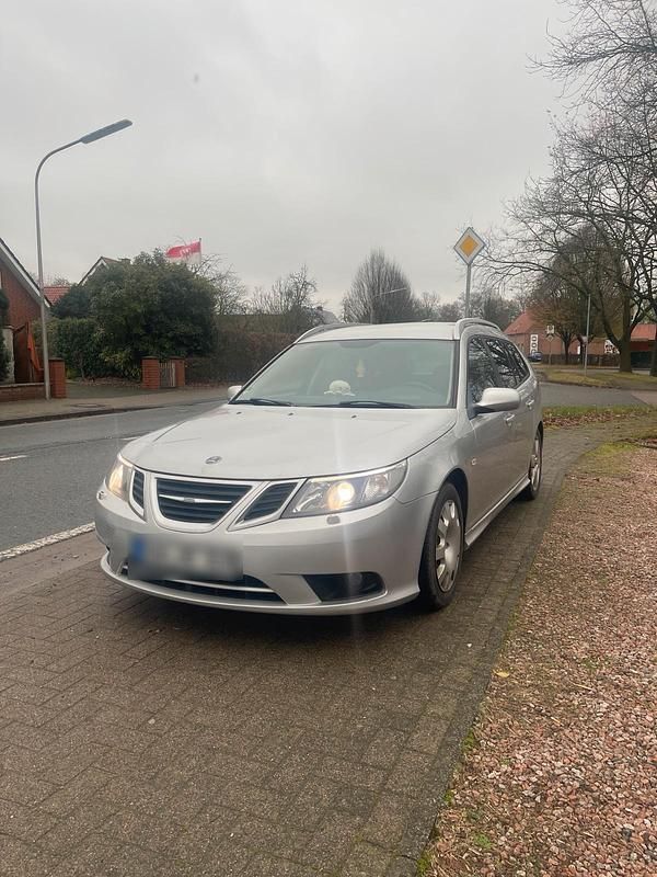 Silber Gebraucht 2011 Saab 9-3 Kombi | 2.100 € (Guter Preis) - Bild 1/4