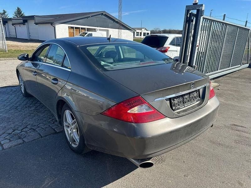 Gebraucht Mercedes CLS320 224 PS (164 kW) 2007 Grau Limousine
