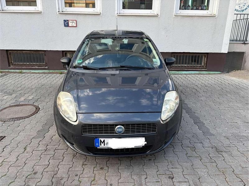 Grau Gebraucht 2007 Fiat Grande Punto Active Kleinwagen | 700 € (Superpreis) - Bild 1/4