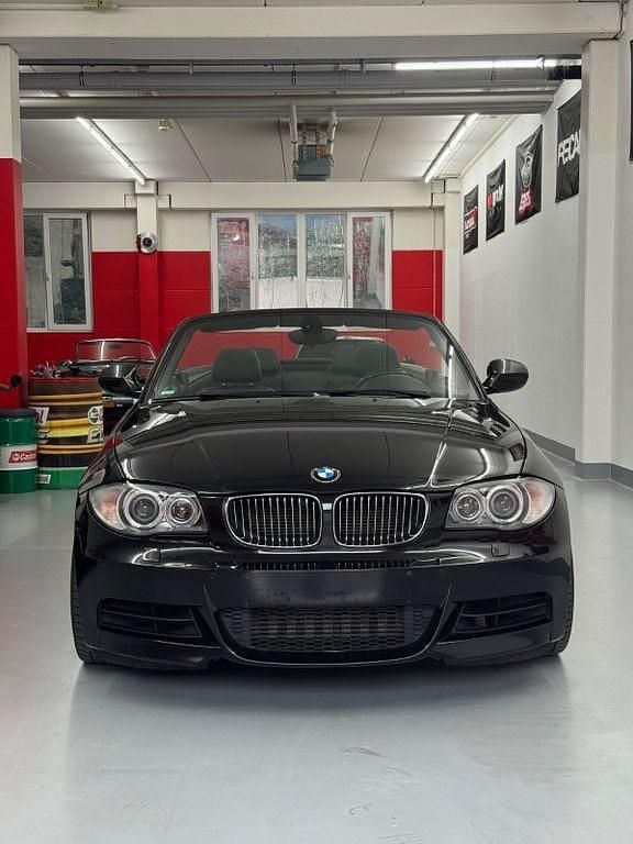Gebraucht BMW 135 Cabriolet Performance 306 PS (225 kW) 2010 Schwarz Cabrio