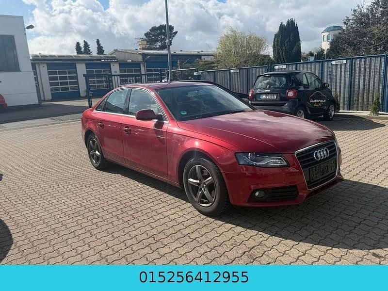 Gebraucht Audi A4 Attraction 120 PS (88 kW) 2010 Rot Limousine