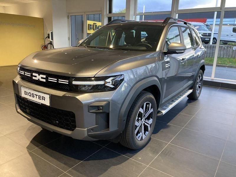 Grau Gebraucht 2025 Dacia Bigster Expression SUV | 29.590 € (Fairer Preis) - Bild 1/4