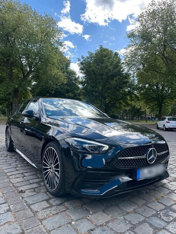 Schwarz Gebraucht 2022 Mercedes C200 Limousine | 40.200 € (Teuer) - Bild 1/4
