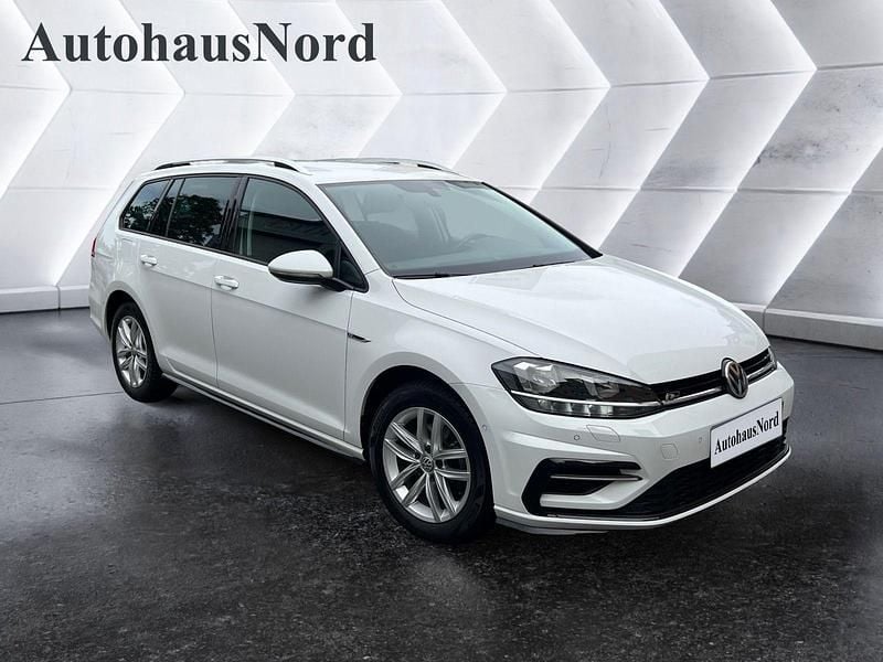 Weiß Gebraucht 2020 VW Golf VII R-line Kombi | 16.900 € (Guter Preis) - Bild 1/4