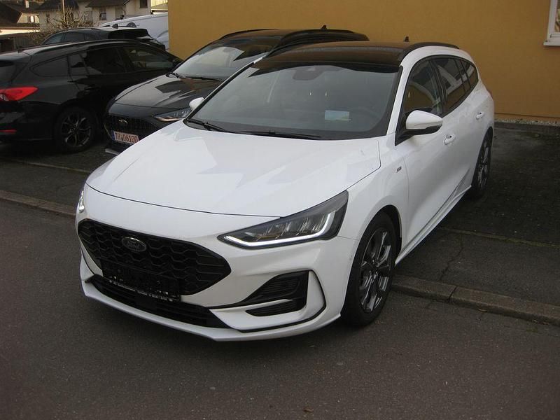 Gebraucht Ford Focus ST-Line X 116 PS (85 kW) 2025 Weiß Limousine