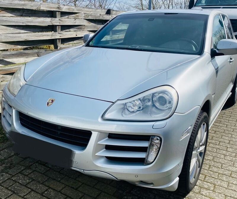 Silber Gebraucht 2004 Porsche Cayenne S SUV | 11.111 € - Bild 1/3