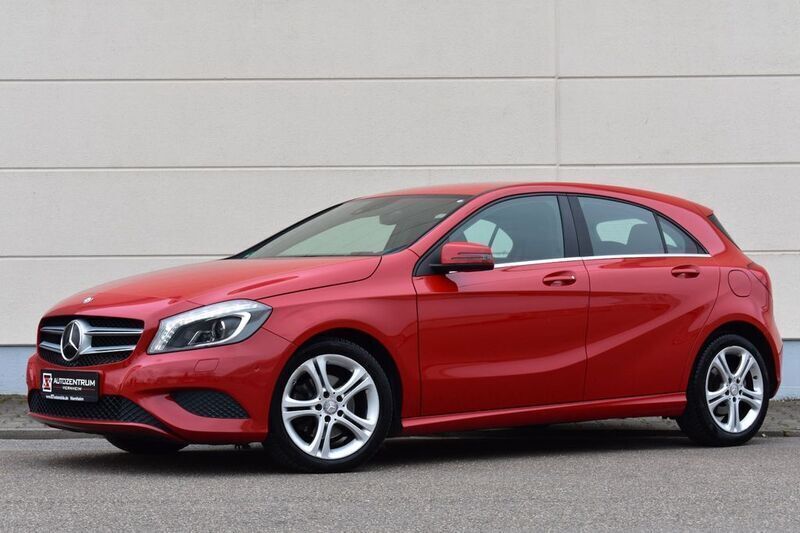 Rot Gebraucht 2015 Mercedes A200 Limousine | 9.999 € (Superpreis) - Bild 1/4