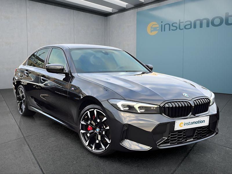 Gebraucht BMW 330e 292 PS (214 kW) 2025 Schwarz Limousine