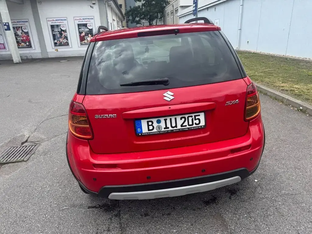 Gebraucht Suzuki SX4 Style 120 PS (88 kW) 2011 Rot Limousine