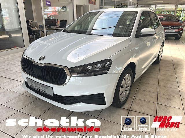 Weiß Gebraucht 2022 Skoda Fabia Ambition Limousine | 15.400 € (Fairer Preis) - Bild 1/4