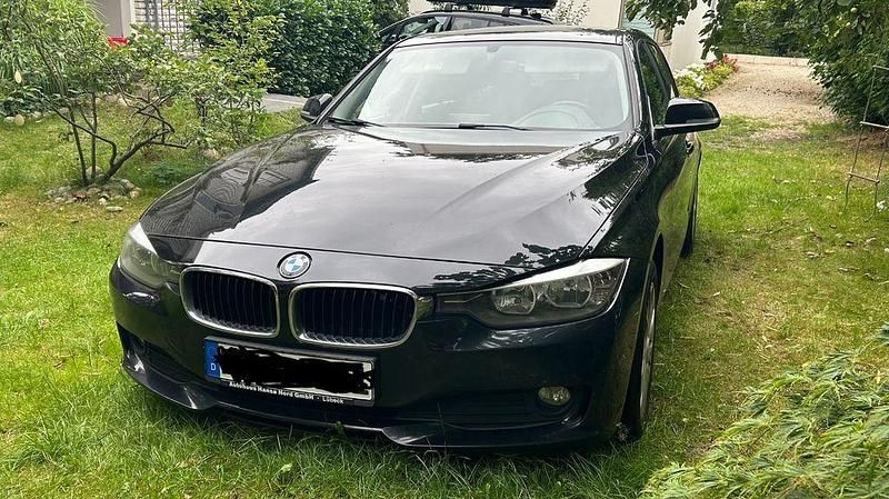 Schwarz Gebraucht 2012 BMW 316 Kombi | 5.800 € - Bild 1/4