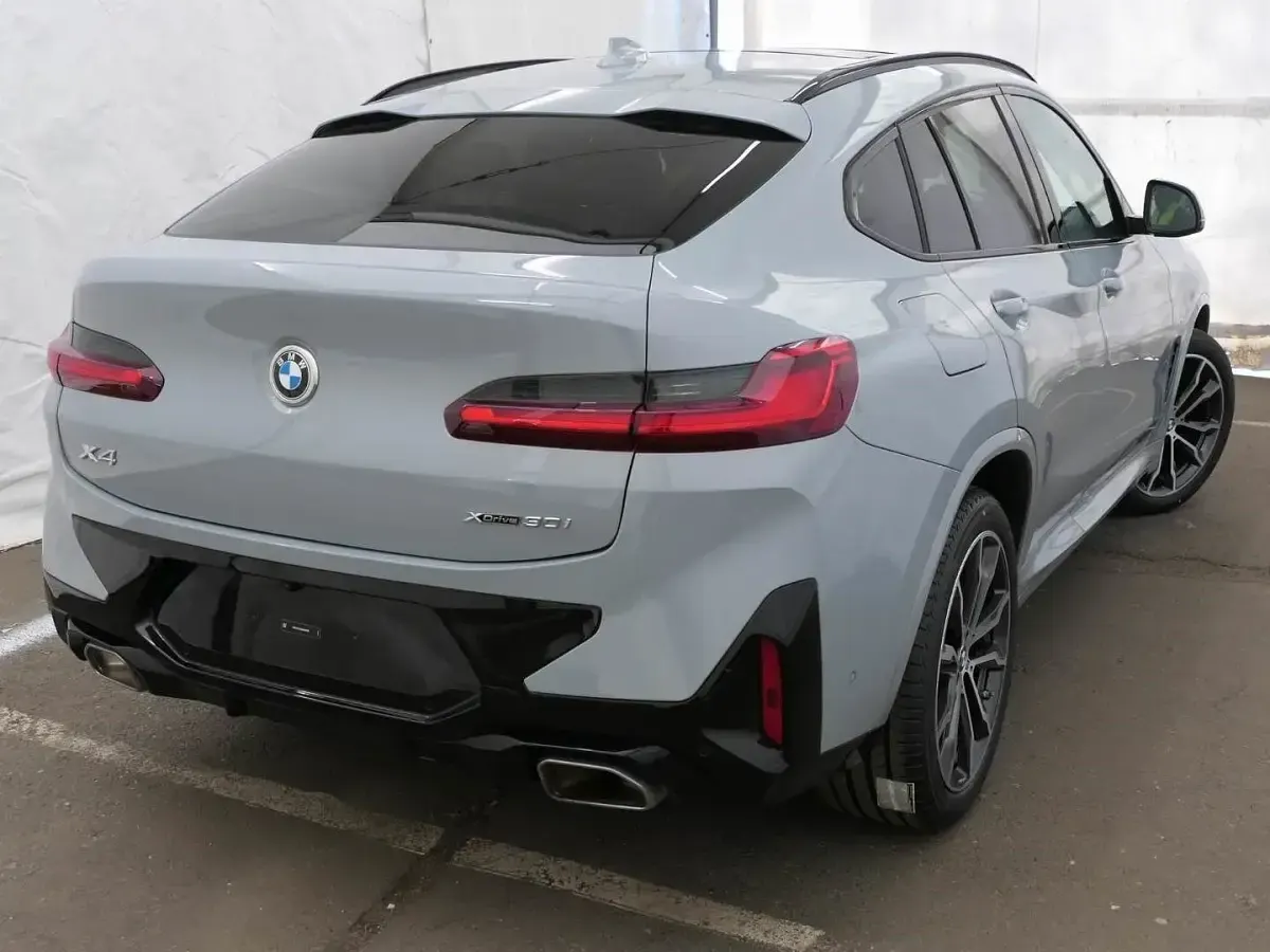 Gebraucht BMW X4 Efficient Dynamics 245 PS (180 kW) 2025 Schwarz SUV