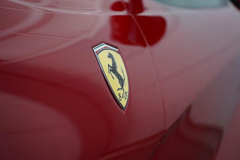 Neu 2025 Ferrari 12Cilindri Cabrio | 506.226 € - Bild 1/4