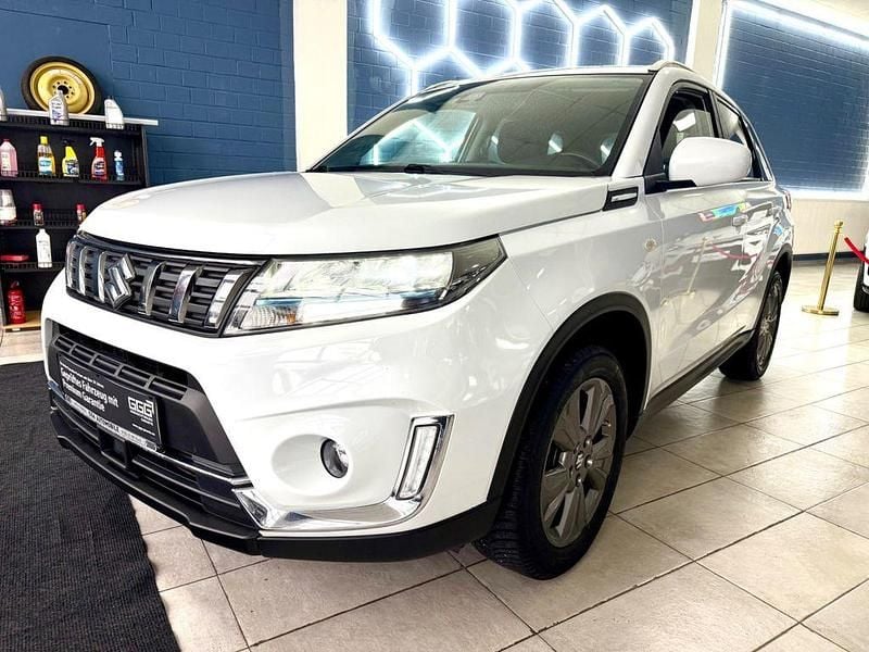 Weiß Gebraucht 2020 Suzuki Vitara SUV | 15.999 € (Guter Preis) - Bild 1/4