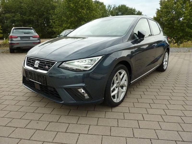 Grau Gebraucht 2021 Seat Ibiza FR Limousine | 14.799 € (Guter Preis) - Bild 1/4