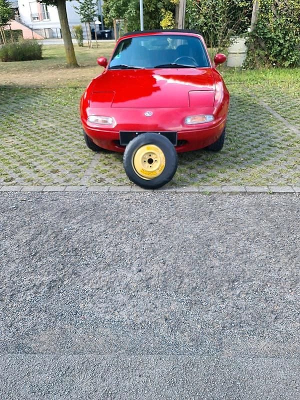 Rot Gebraucht 1993 Mazda MX5 Cabrio | 10.590 € - Bild 1/4