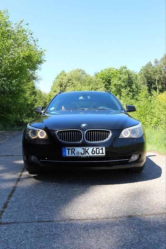 Gebraucht BMW 525 218 PS (160 kW) 2009 Schwarz Kombi