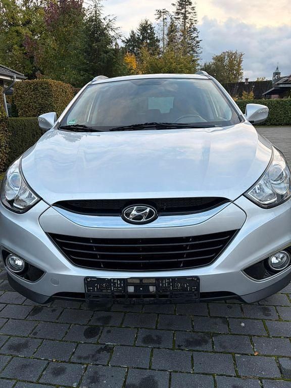 Silber Gebraucht 2012 Hyundai ix35 Style SUV | 8.900 € (Fairer Preis) - Bild 1/4
