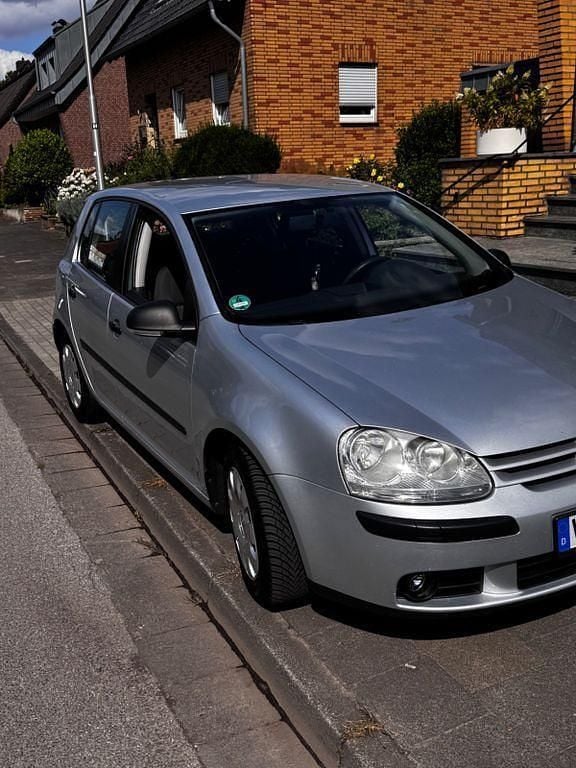 Silber Gebraucht 2007 VW Golf V Trendline Limousine | 2.950 € (Fairer Preis) - Bild 1/4
