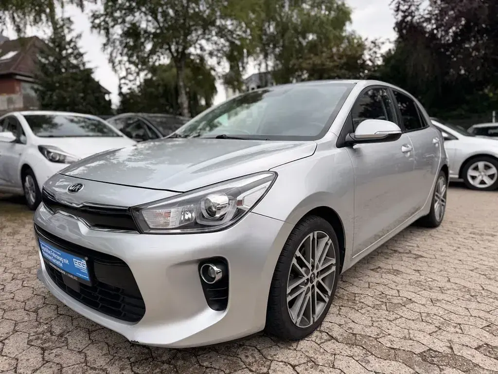 Gebraucht Kia Rio Spirit 90 PS (66 kW) 2017 Silber Limousine