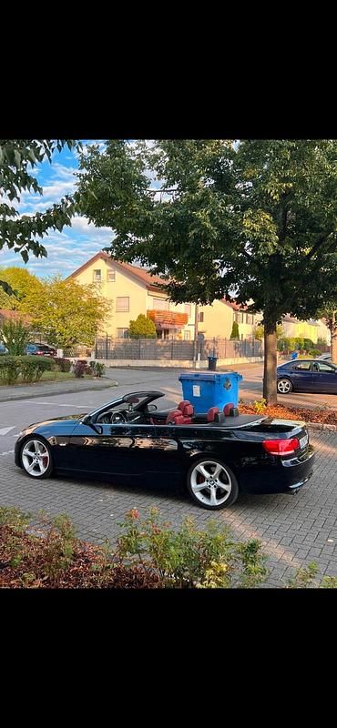 Schwarz Gebraucht 2009 BMW 330 Cabriolet Cabrio | 11.000 € (Fairer Preis) - Bild 1/4