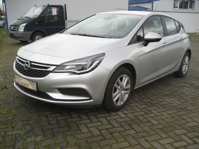 Silber Gebraucht 2016 Opel Astra Innovation Limousine | 12.950 € (Fairer Preis) - Bild 1/4