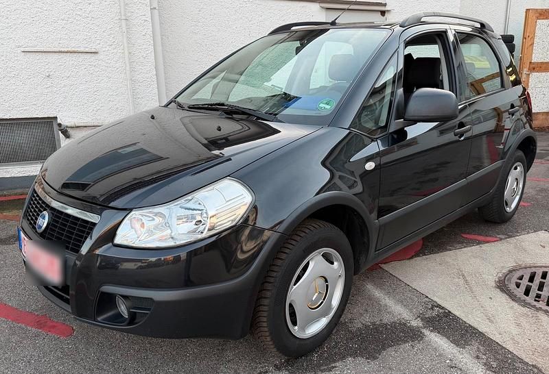 Schwarz Gebraucht 2008 Fiat Sedici SUV | 3.900 € (Fairer Preis) - Bild 1/4