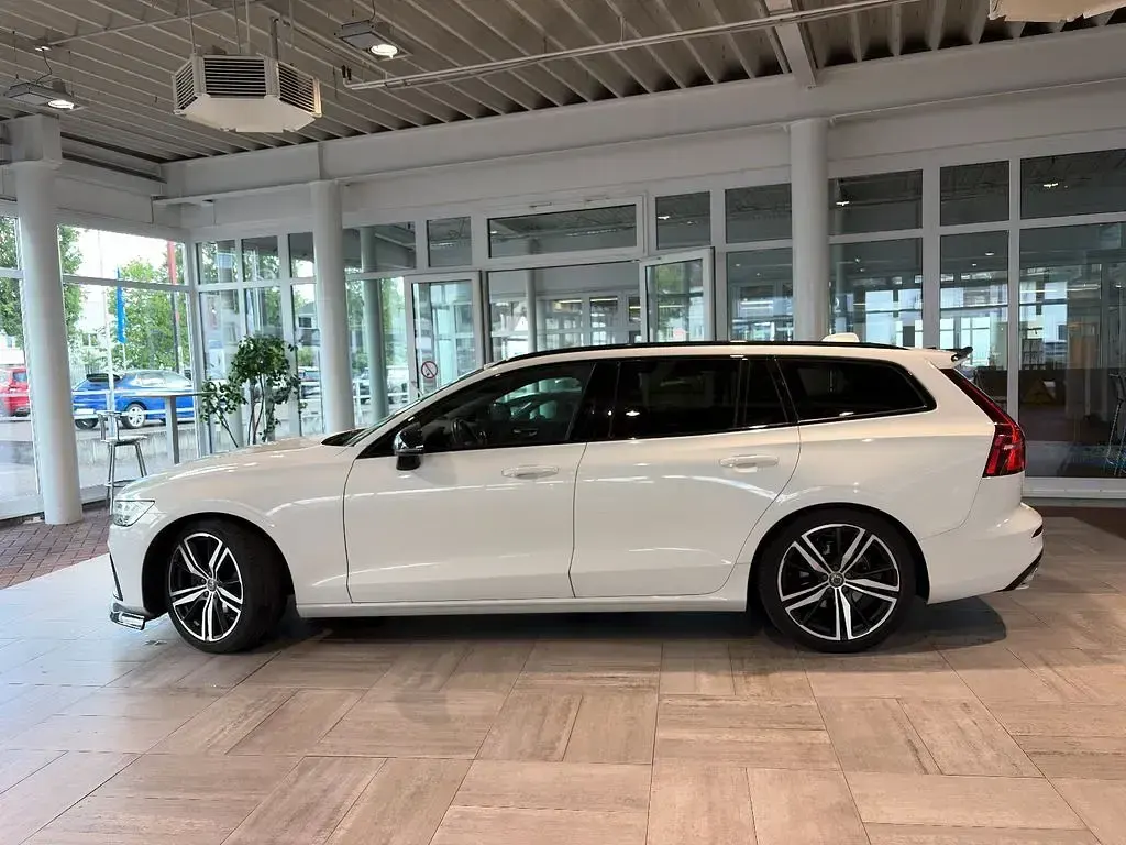 Gebraucht Volvo V60 R-Design 190 PS (139 kW) 2019 Weiß Kombi