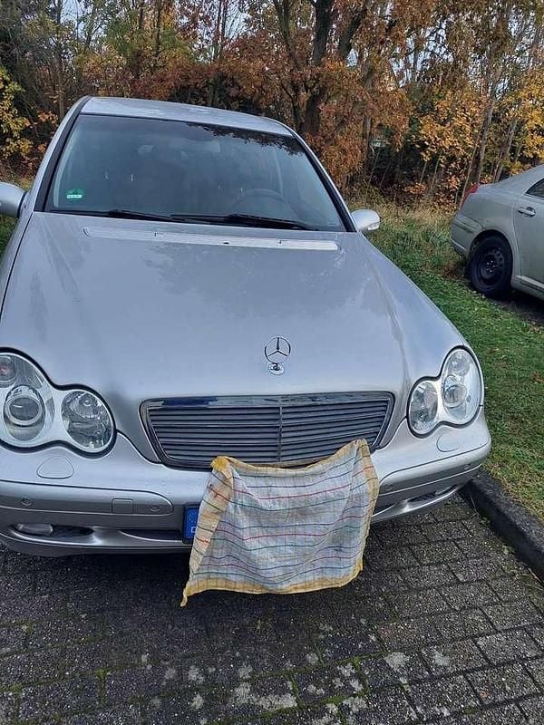 Gebraucht 2003 Mercedes C200 Elegance Limousine | 2.550 € (Guter Preis) - Bild 1/4