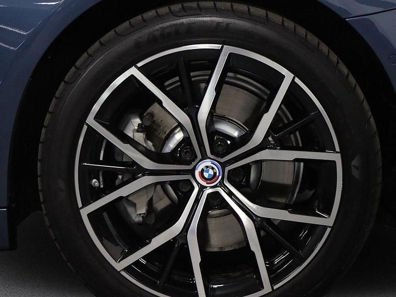 Gebraucht BMW 530e Efficient Dynamics 292 PS (214 kW) 2022 Arctic race blue Limousine