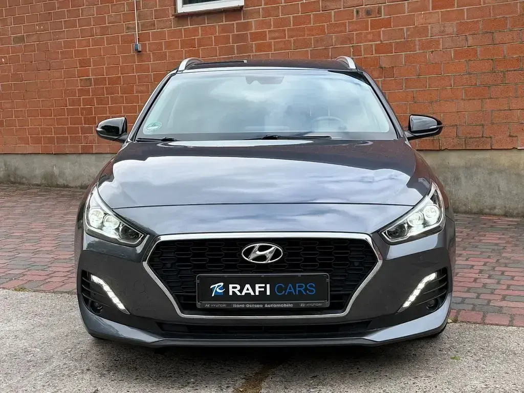 Gebraucht Hyundai i30 116 PS (85 kW) 2020 Grau Limousine