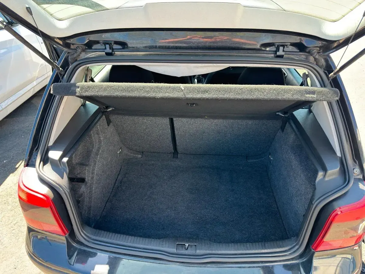 Gebraucht VW Golf IV 75 PS (55 kW) 2003 Schwarz Kleinwagen
