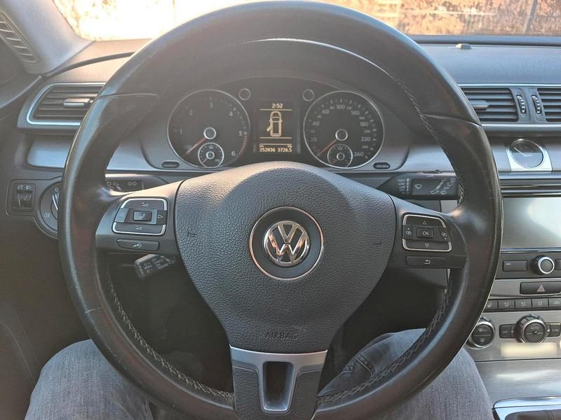Gebraucht VW Passat 105 PS (77 kW) 2012 Grau Kombi