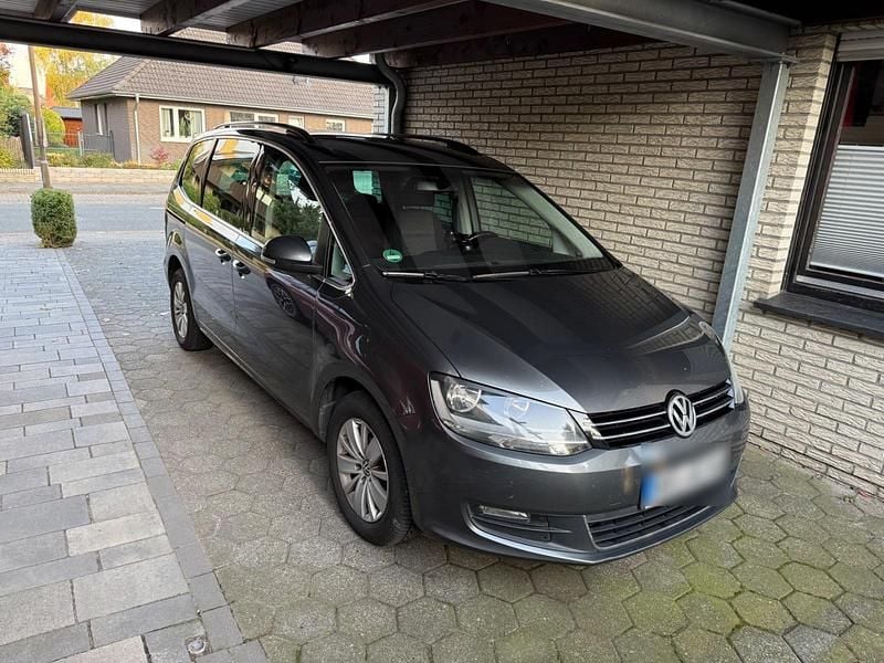 Grau Gebraucht 2010 VW Sharan Van / Kleinbus | 5.500 € (Superpreis) - Bild 1/4