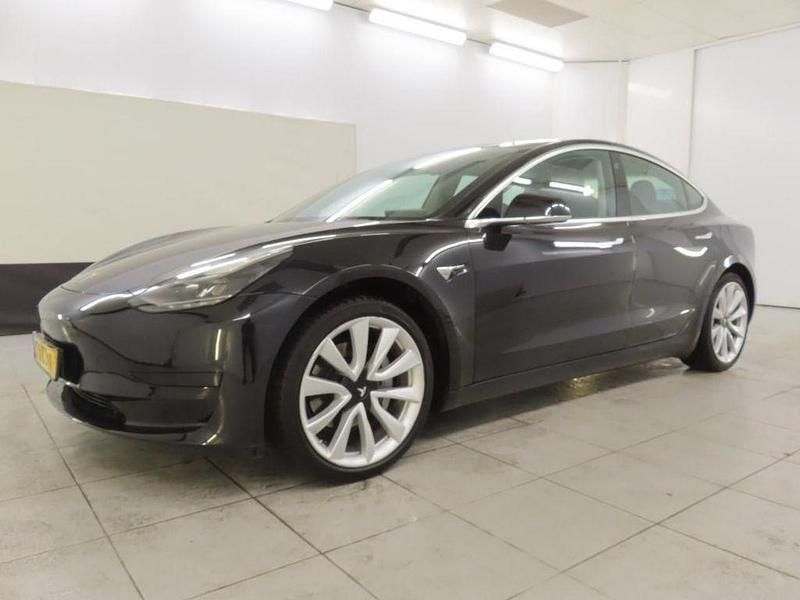 Schwarz Gebraucht 2020 Tesla Model 3 Standard Range Limousine | 19.900 € (Superpreis) - Bild 1/4