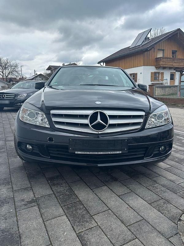 Gebraucht Mercedes C180 156 PS (114 kW) 2010 Schwarz Limousine